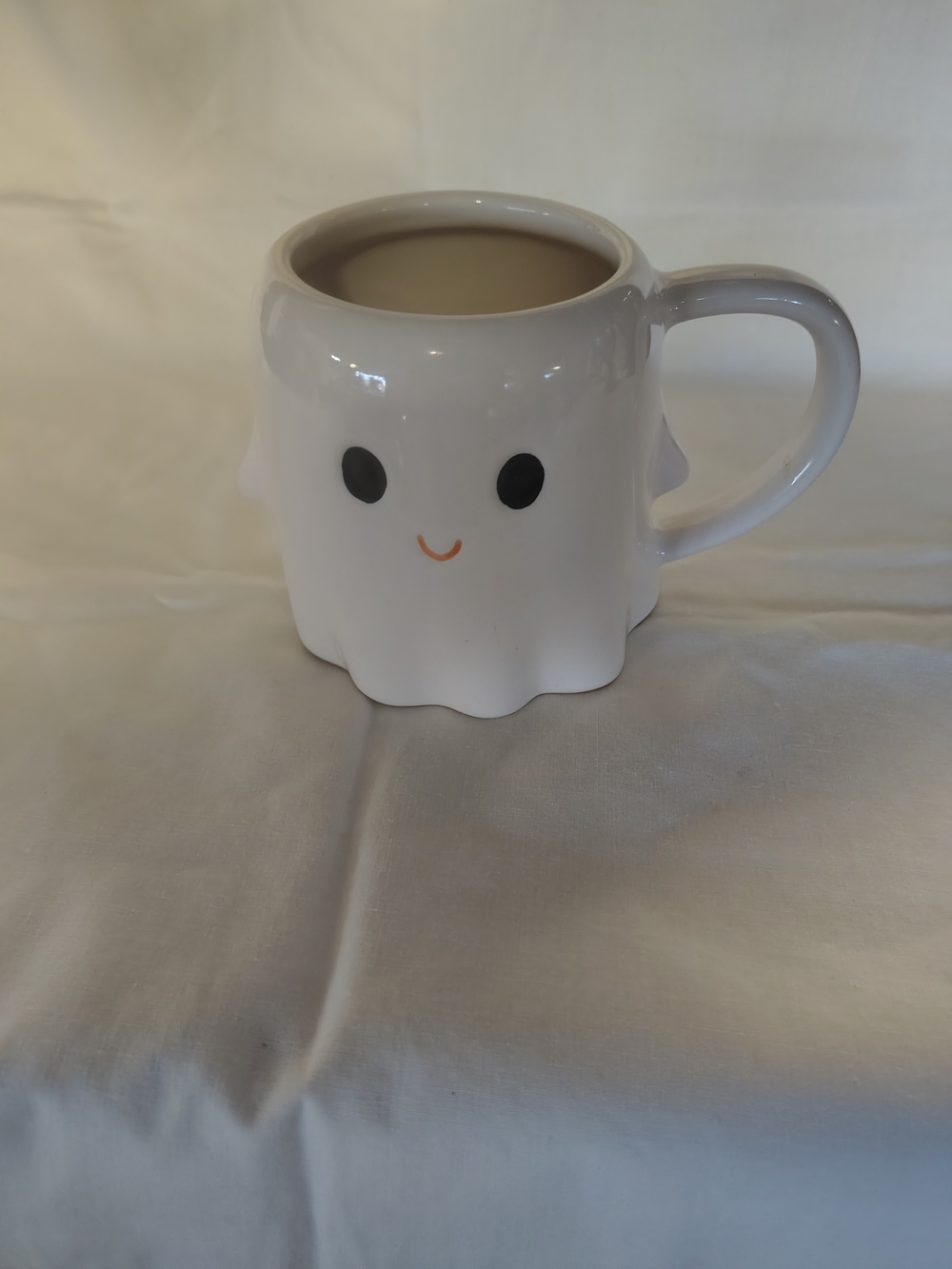 Crofton Ghost Halloween Stoneware Coffee Mug 10 fl oz White Microwave Safe.